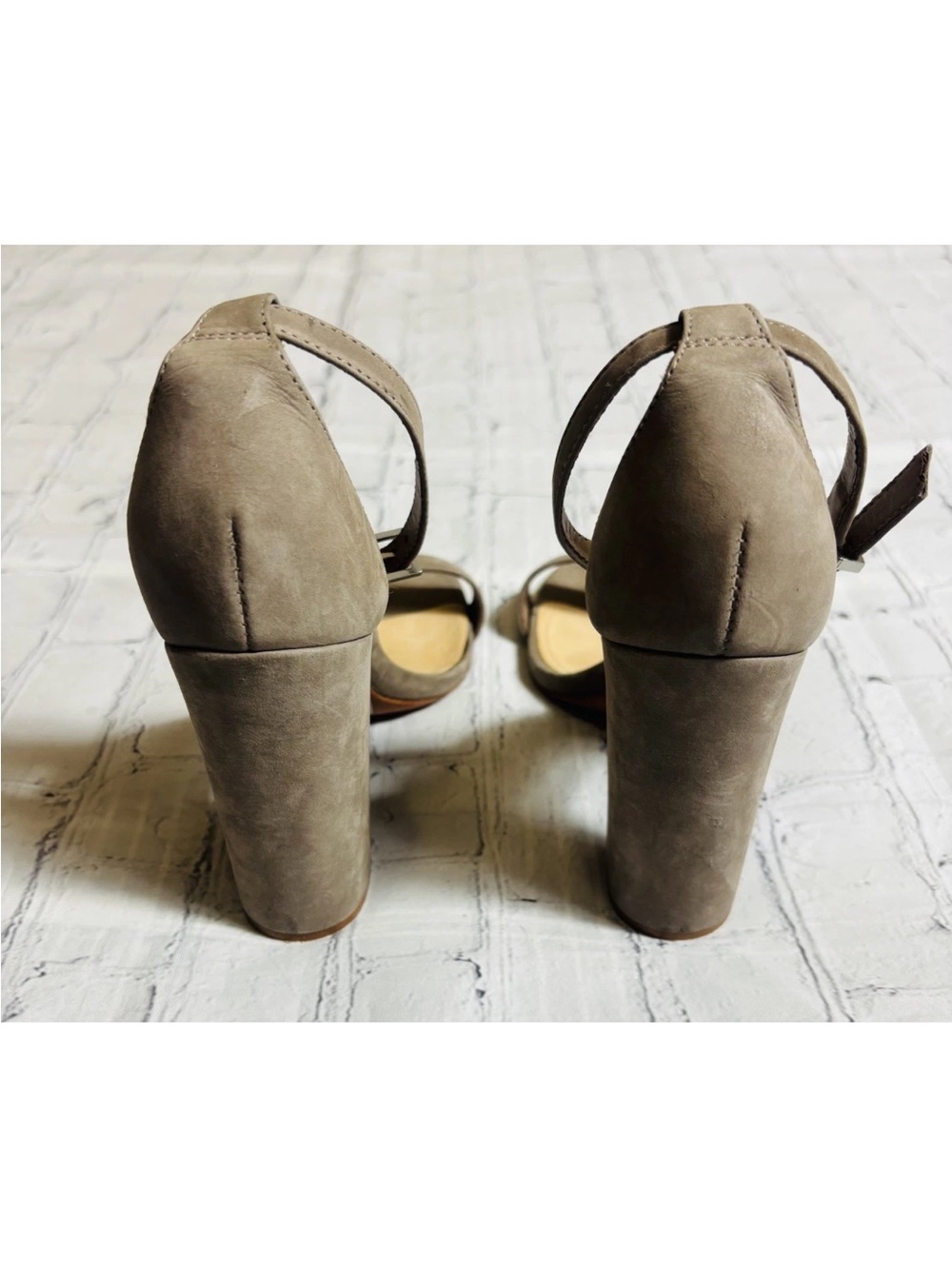 Schutz Enida Block Heel Ankle Strap Shoes Taupe Lightwood Suede Size 8.5B - Picture 4 of 12